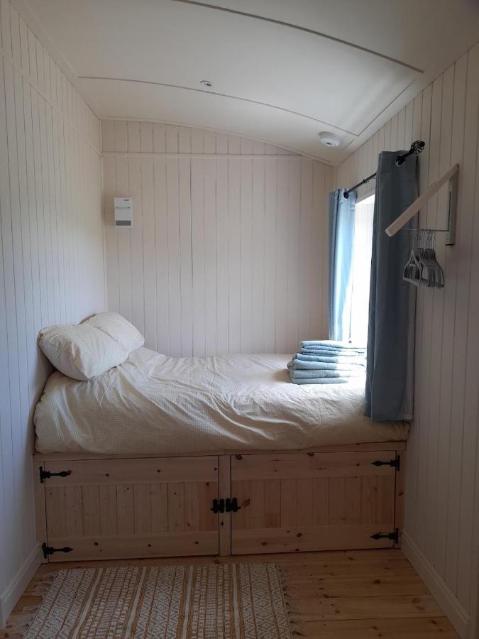 Dinky'S Den Apartment โคเวอร์แรค ภายนอก รูปภาพ